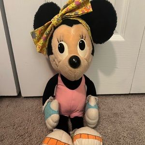 Vintage Minnie Mouse workout stuffed toy